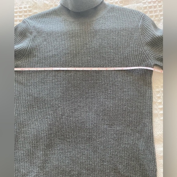 Giordano Ladies Turtleneck Sweater Top Wool Blend Grey Chunky Knit Sz 2 - Picture 6 of 6